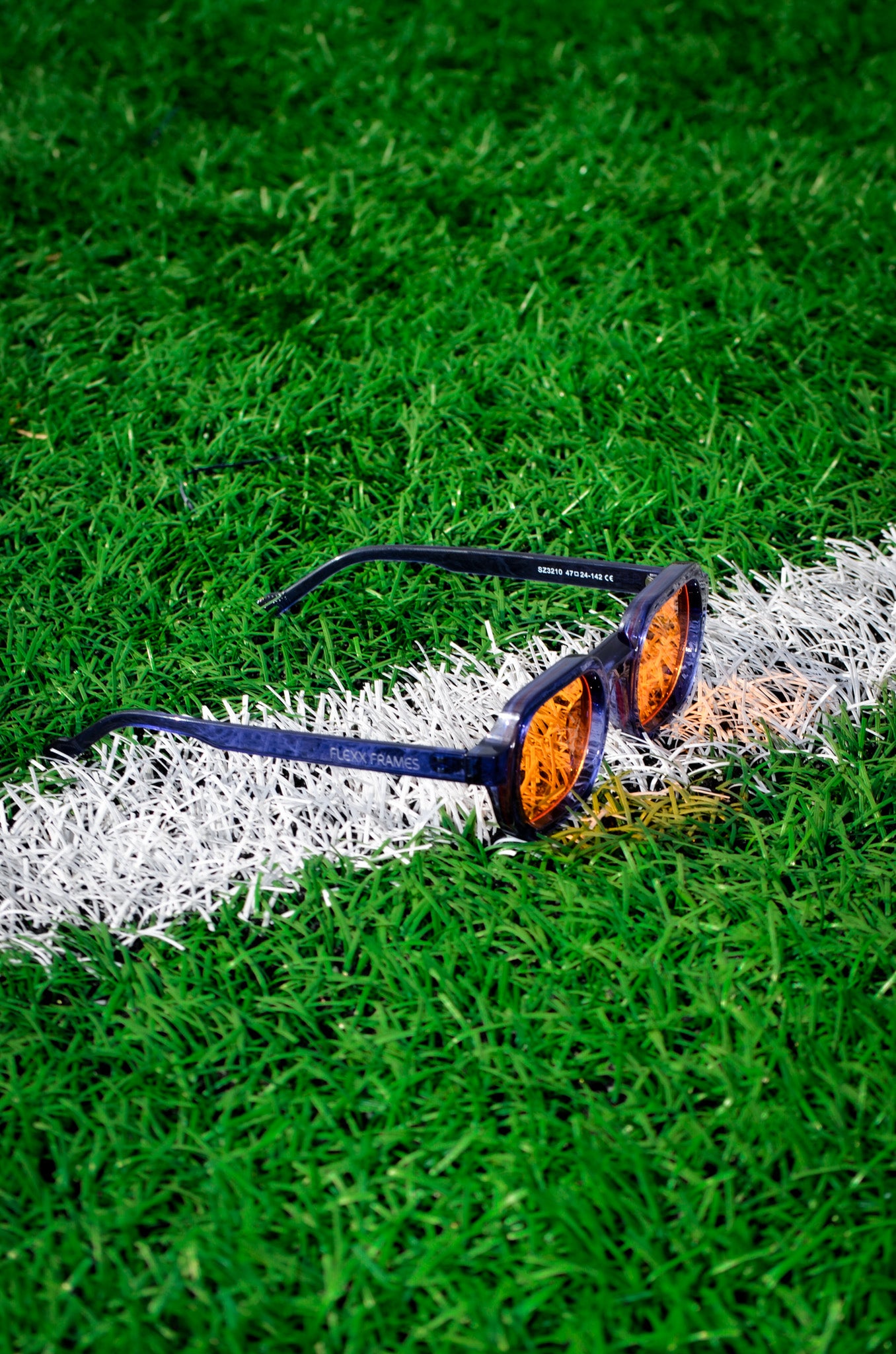 oRANGE 'N BLuES