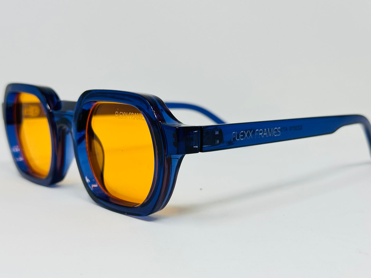 oRANGE 'N BLuES